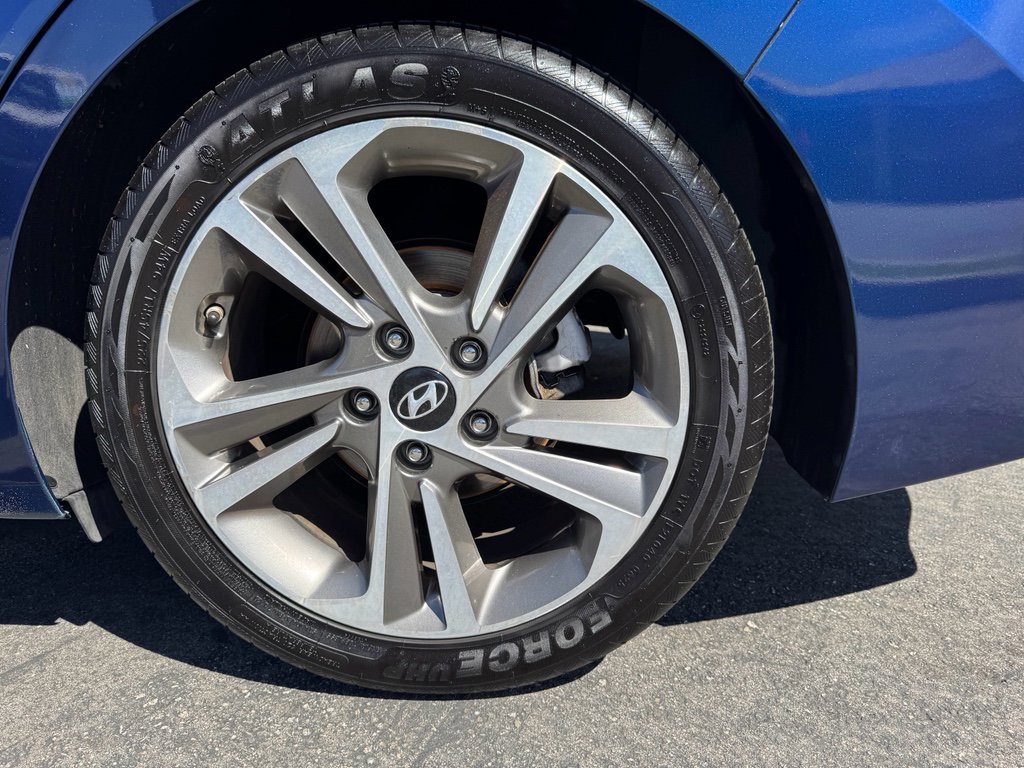 Used 2017 Hyundai Elantra Limited image 11