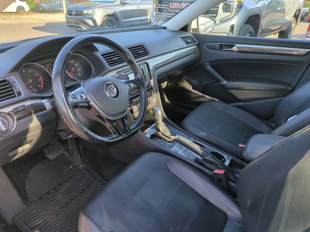 Used 2017 Volkswagen Passat 1.8T SE FWD image 8