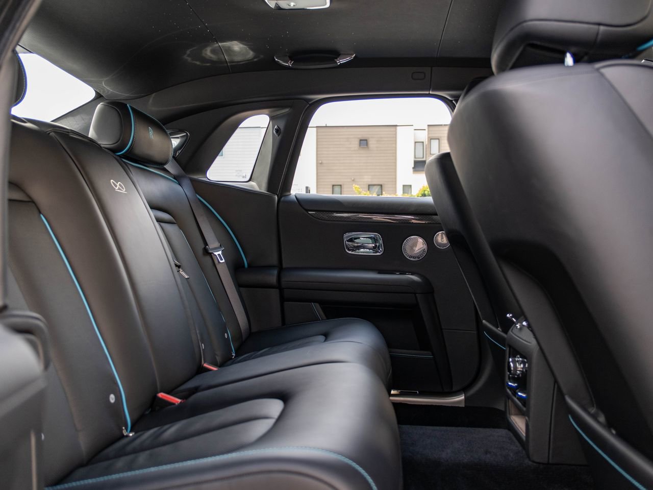 Certified 2022 Rolls-Royce Ghost Black Badge image 32