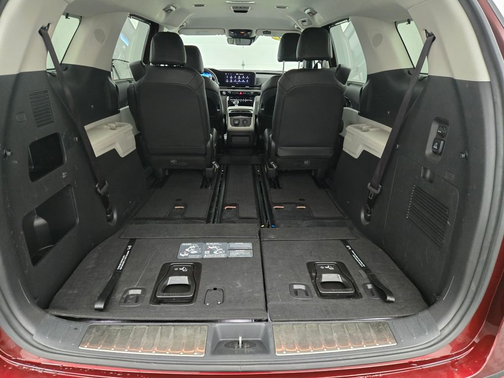 Used 2024 Kia Carnival SX image 11