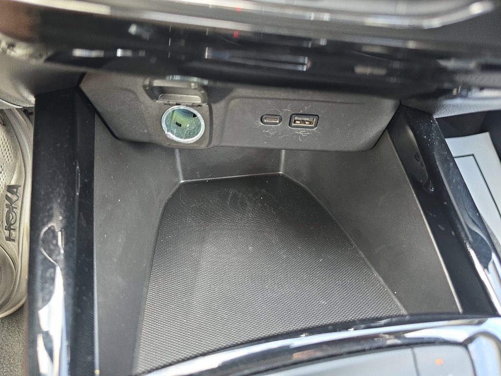 Used 2025 Chevrolet Trax LT image 27