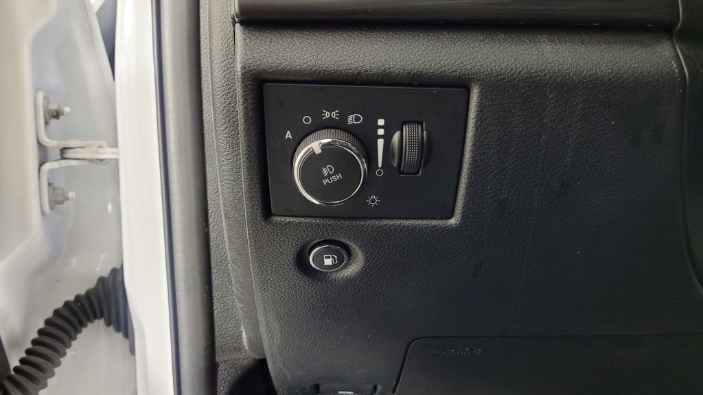 Used 2022 Jeep Grand Cherokee Laredo X image 21