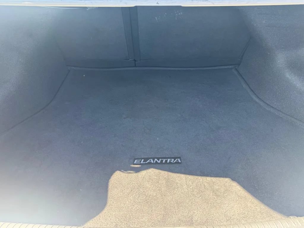 Used 2013 Hyundai Elantra GLS w/ Preferred Pkg FWD image 10