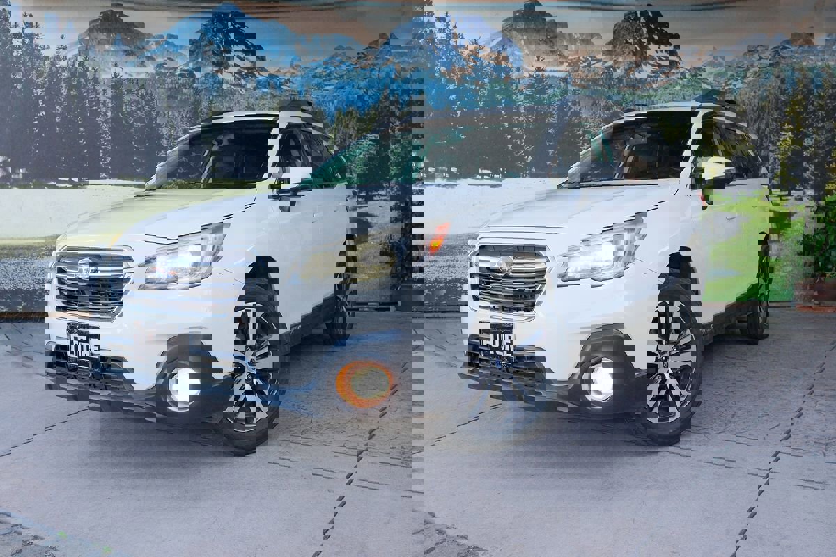 Used 2018 Subaru Outback 3.6R Limited w/ Popular Package #2 image 1