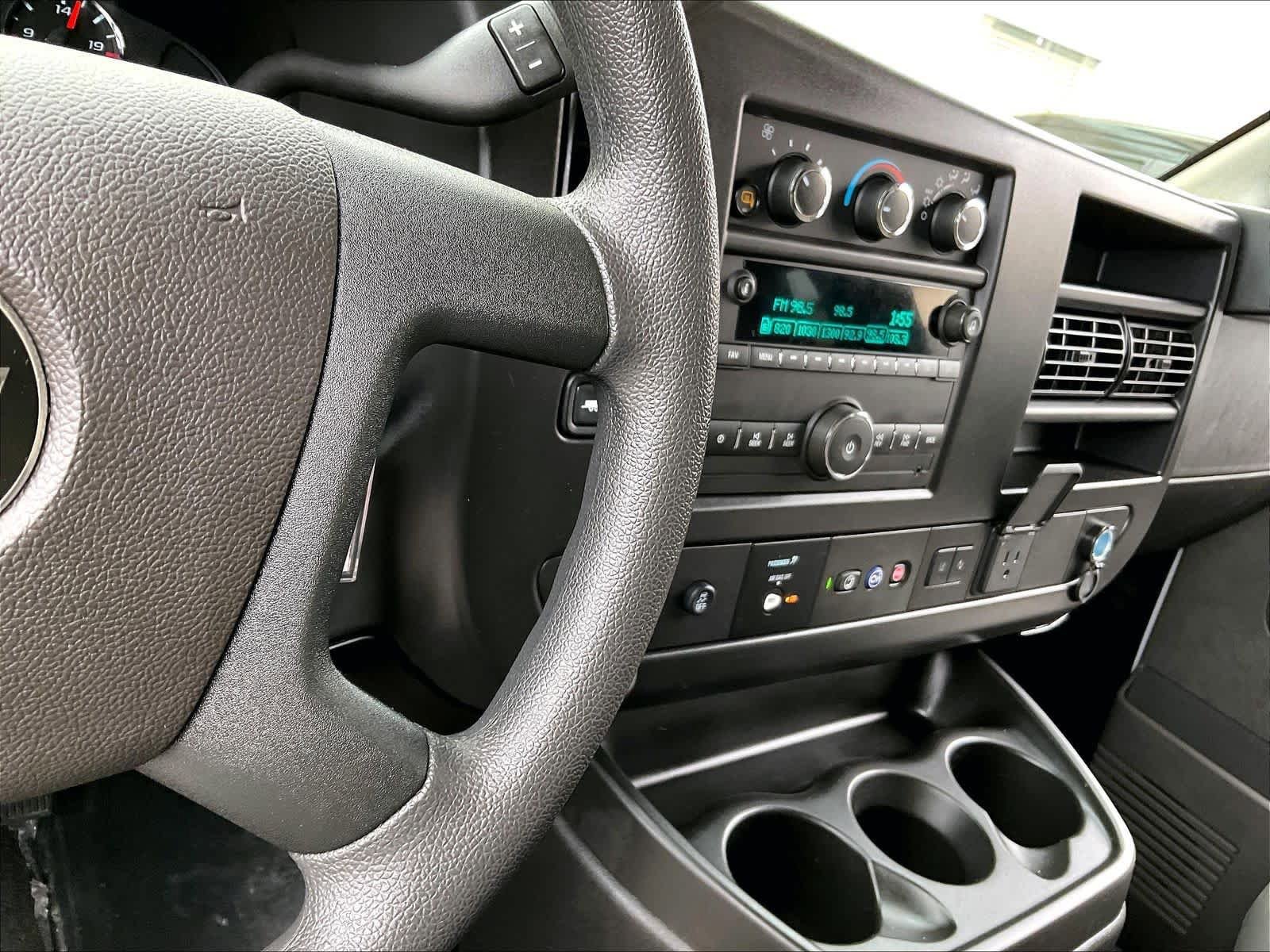 Used 2025 Chevrolet Express 3500 LT w/ LT Preferred Equipment Group RWD image 23