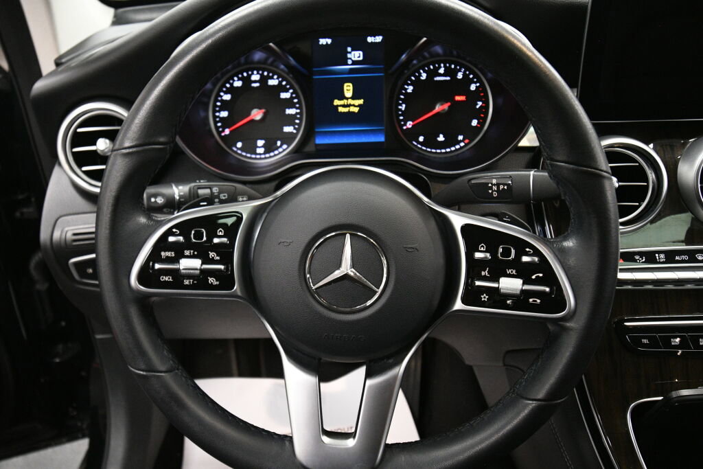 Used 2020 Mercedes-Benz GLC 300 4MATIC image 12