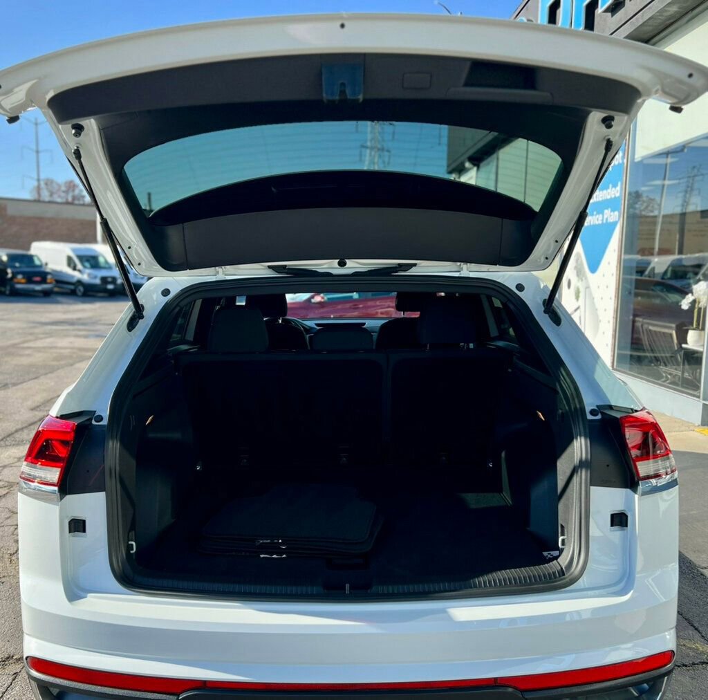 Used 2020 Volkswagen Atlas Cross Sport S image 8