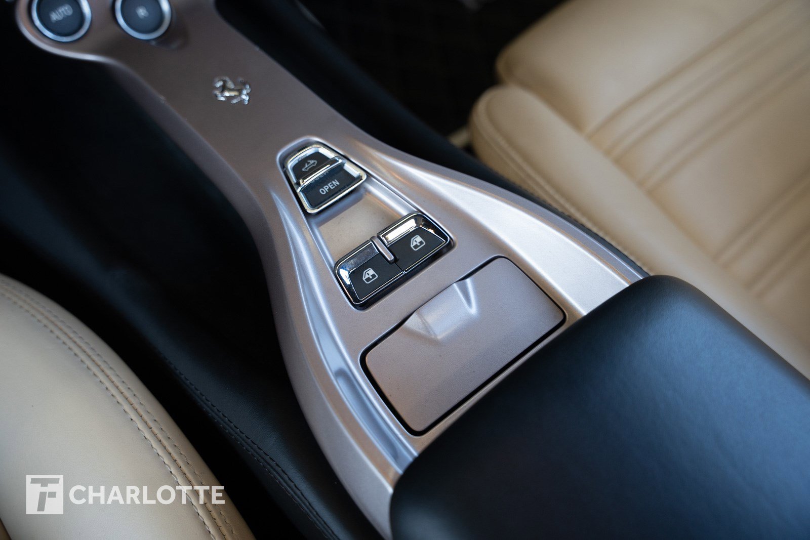 Used 2011 Ferrari California image 30