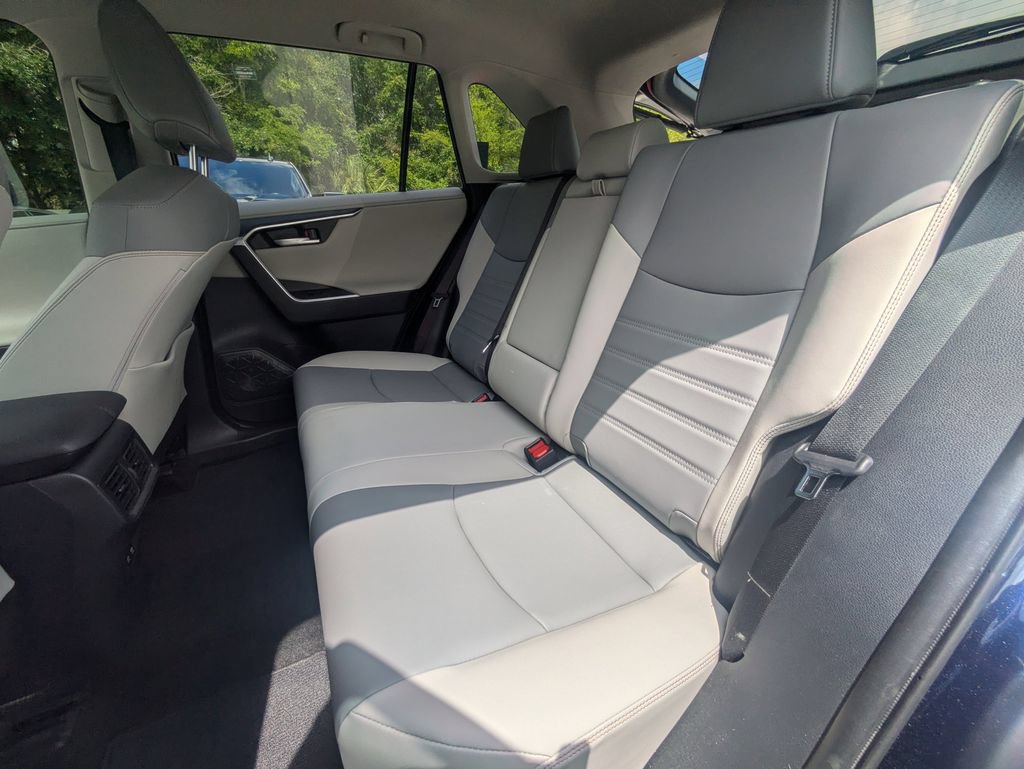 Used 2020 Toyota RAV4 Limited FWD image 20
