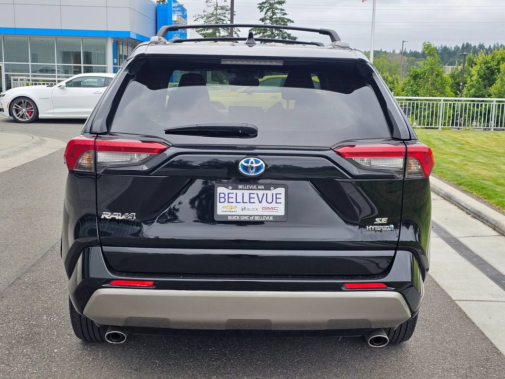 Used 2022 Toyota RAV4 SE w/ SE Grade Weather Package AWD/4WD image 4