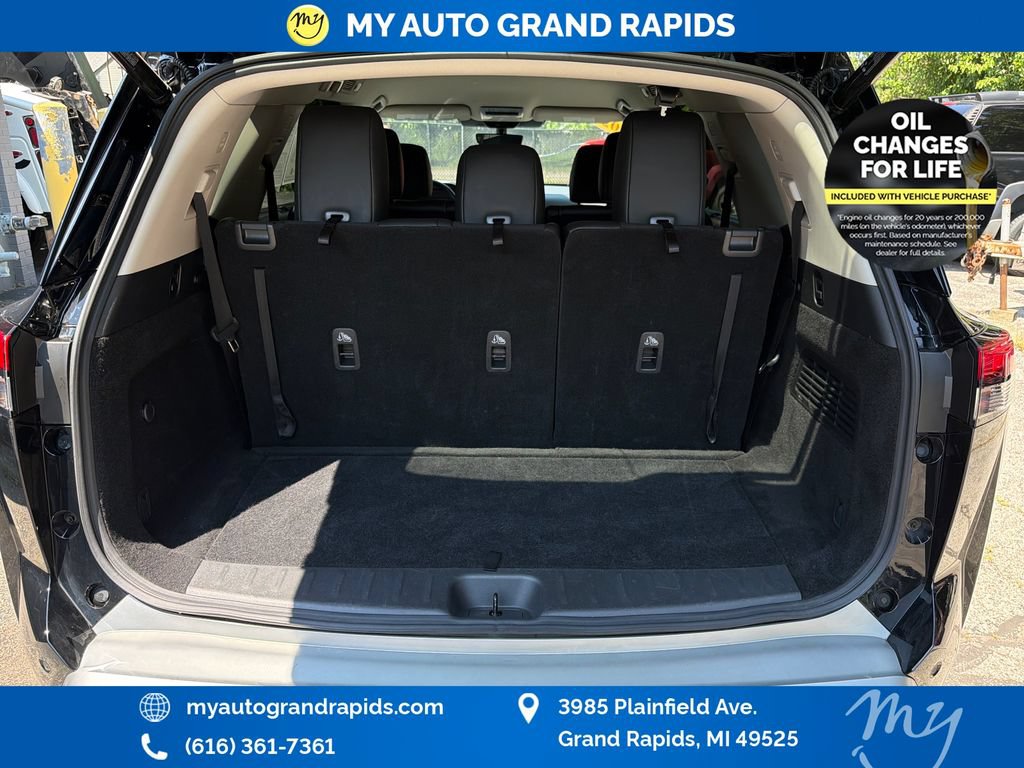 Used 2025 Nissan Pathfinder SL AWD/4WD image 28