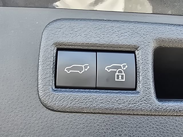 Used 2021 Toyota Venza XLE w/ Softex Package image 14