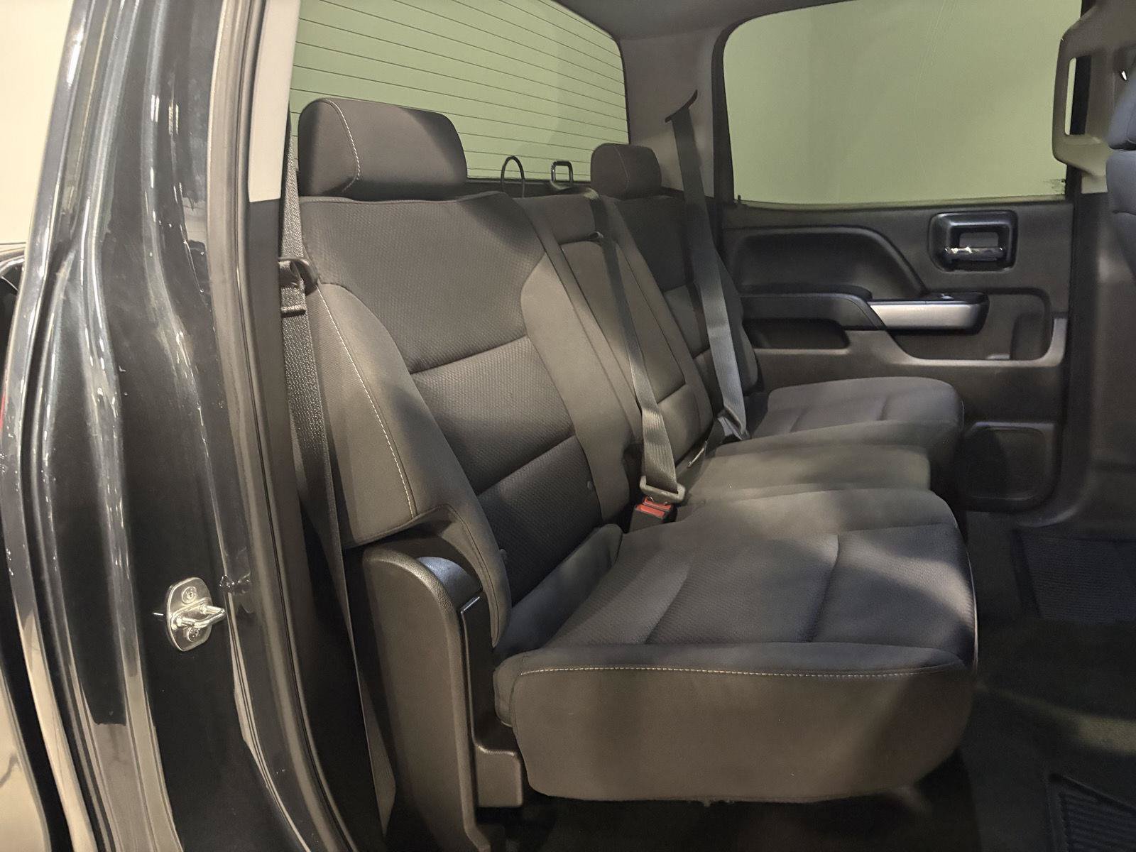 Used 2018 Chevrolet Silverado 1500 LT w/ All Star Edition AWD/4WD image 37