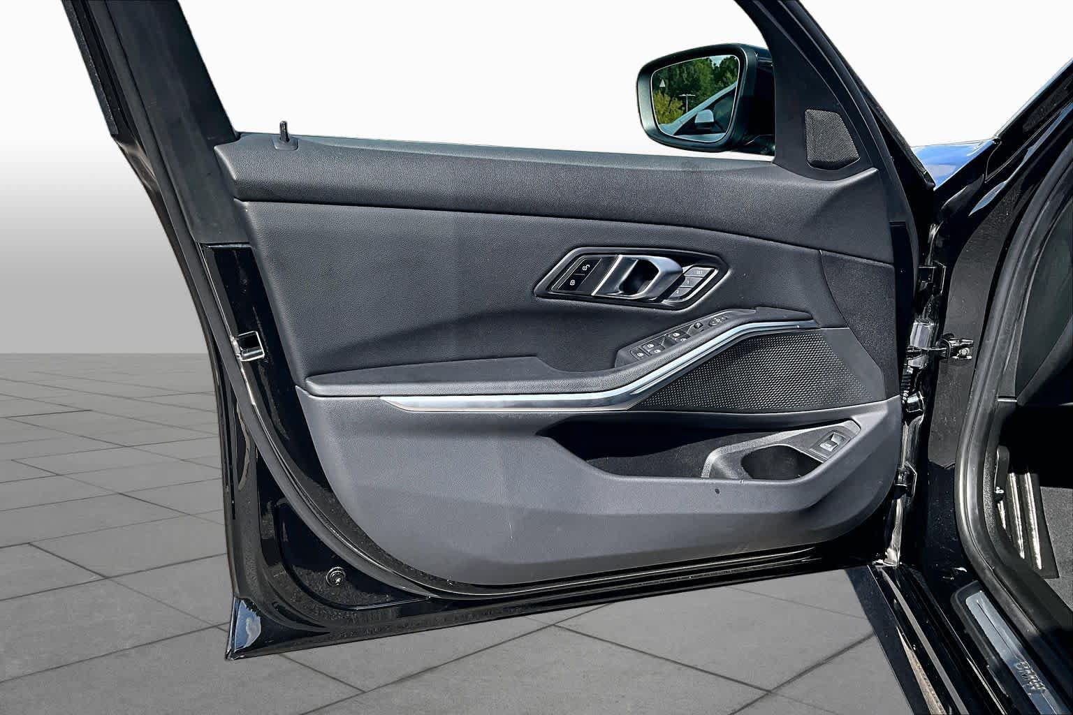 Used 2025 BMW 330i Sedan RWD image 23