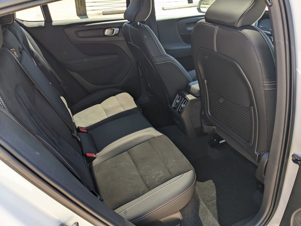 Certified 2023 Volvo C40 P8 Recharge Plus image 25