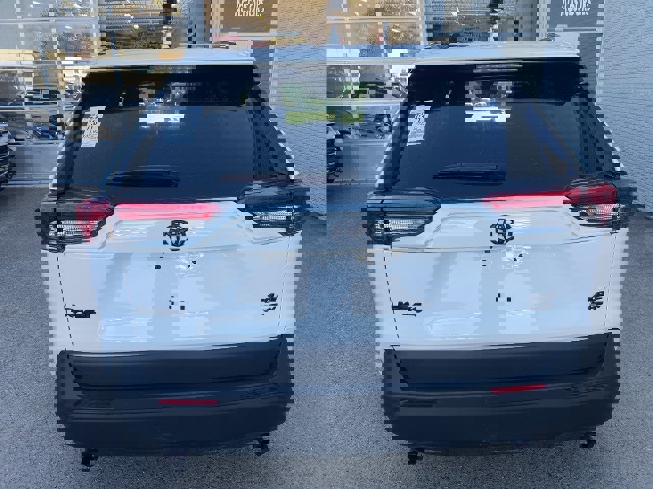 Used 2025 Toyota RAV4 XLE image 5