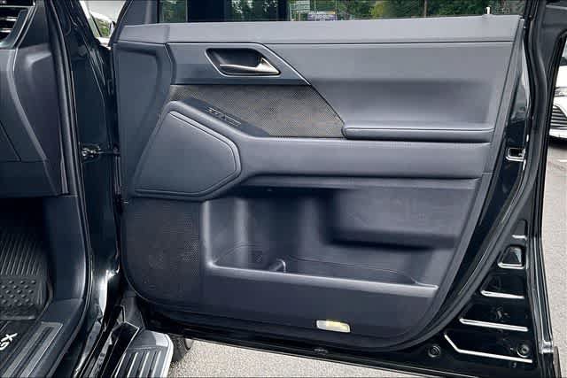 Used 2025 Lexus GX 550 w/ Accessory Package (2T) AWD/4WD image 29