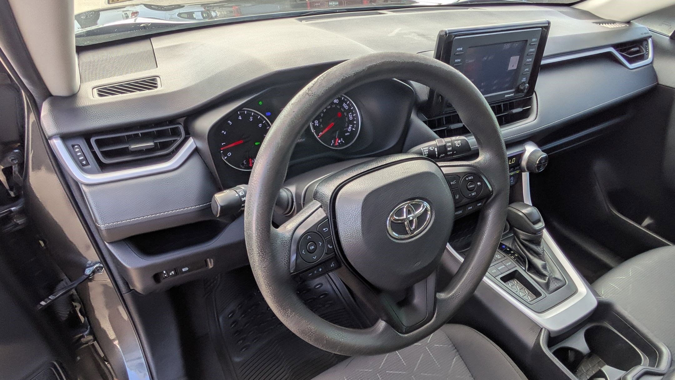 Used 2021 Toyota RAV4 XLE image 12