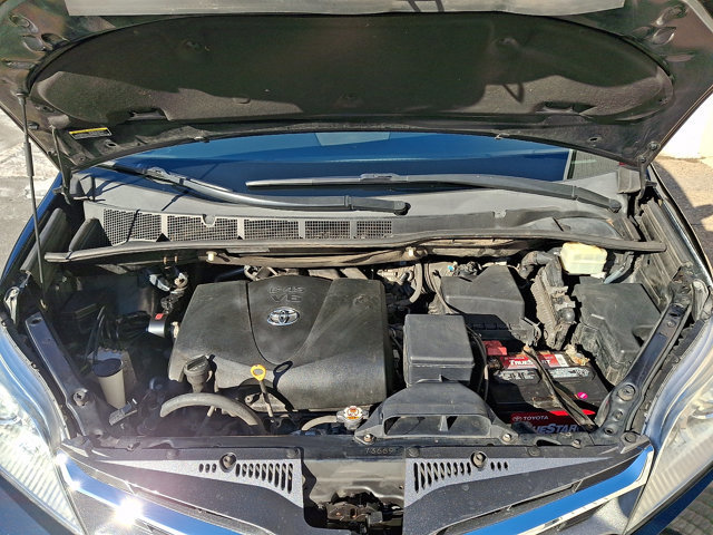 Used 2018 Toyota Sienna XLE w/ XLE Navigation Package image 30