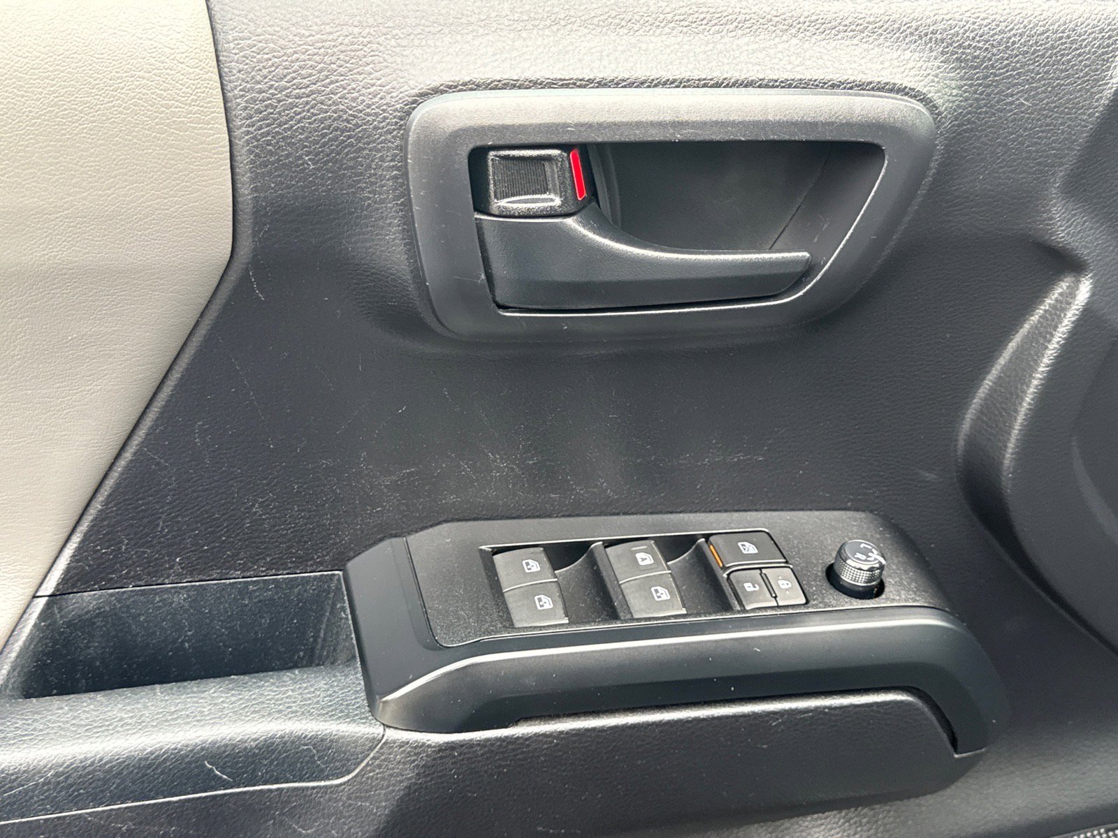 Used 2021 Toyota Tacoma SR image 7