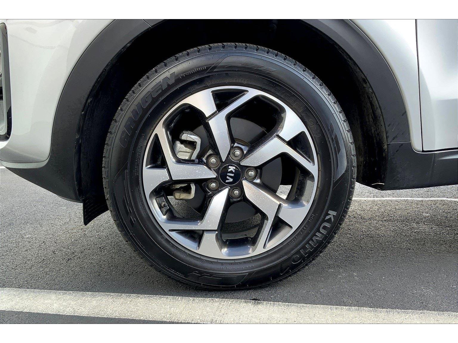 Used 2022 Kia Sportage LX image 9