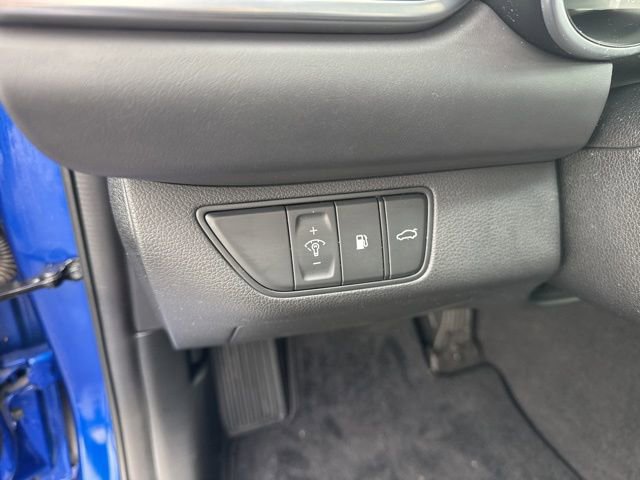 Used 2022 Genesis G70 2.0T w/ Prestige Package image 13