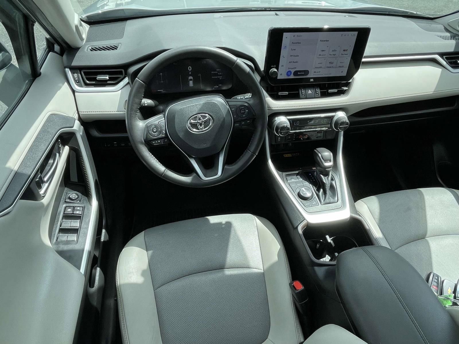 Used 2023 Toyota RAV4 Limited image 11