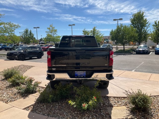 Used 2021 Chevrolet Silverado 2500 LT w/ Convenience Package AWD/4WD image 5