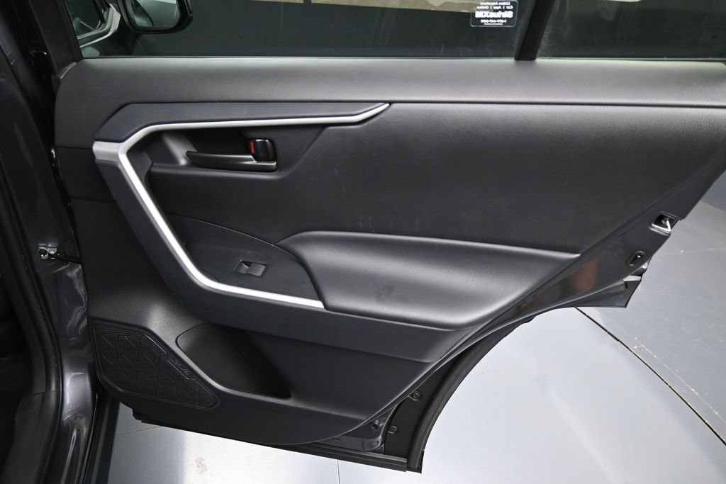 Used 2025 Toyota RAV4 LE AWD/4WD image 30