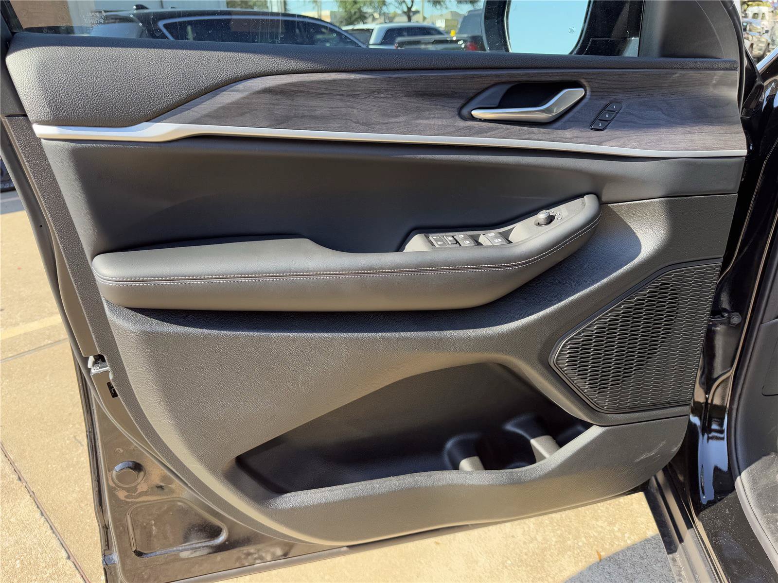 New 2025 Jeep Grand Cherokee L Limited w/ Black Appearance Package RWD image 12