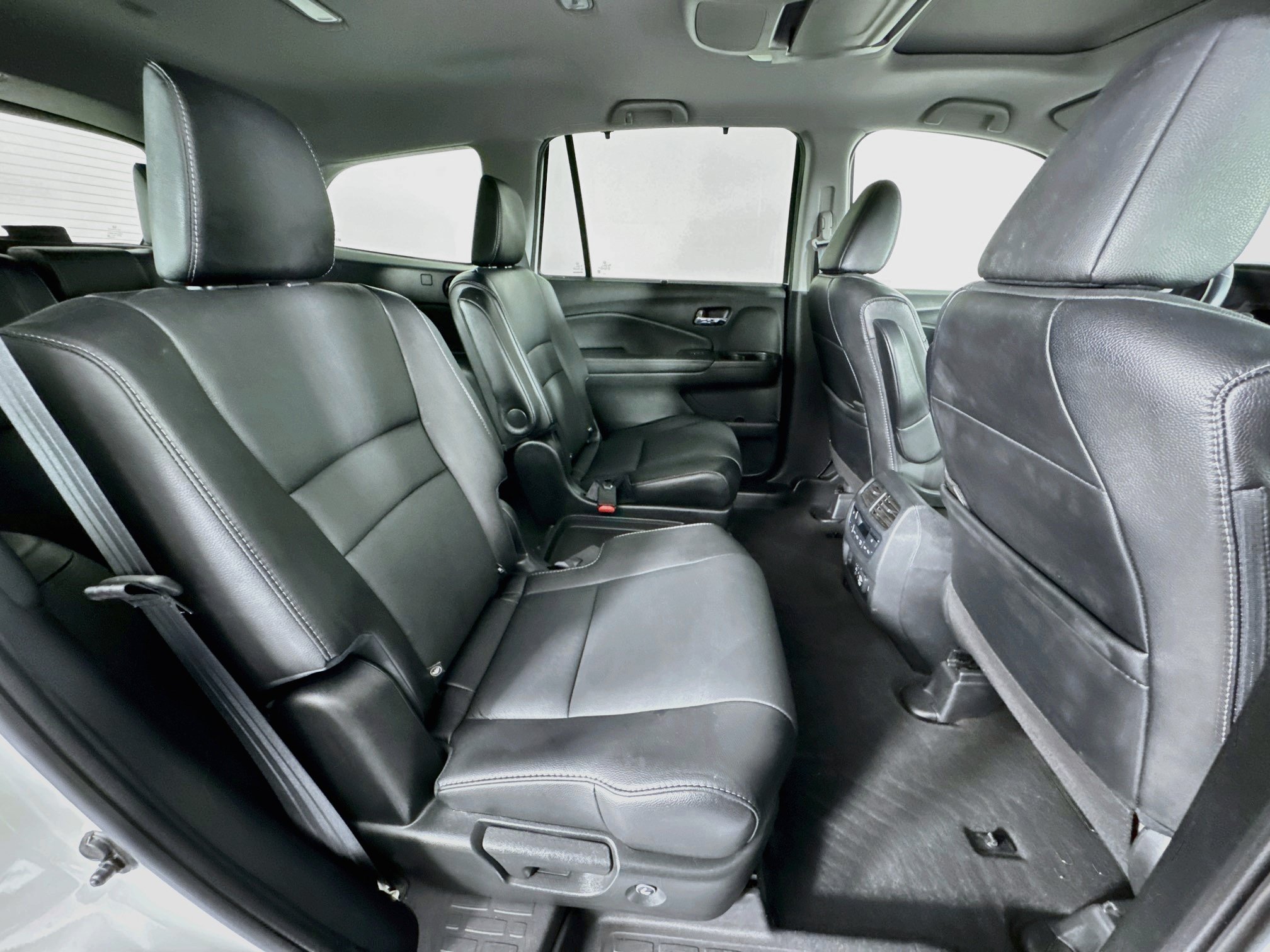 Certified 2021 Honda Pilot Touring image 29