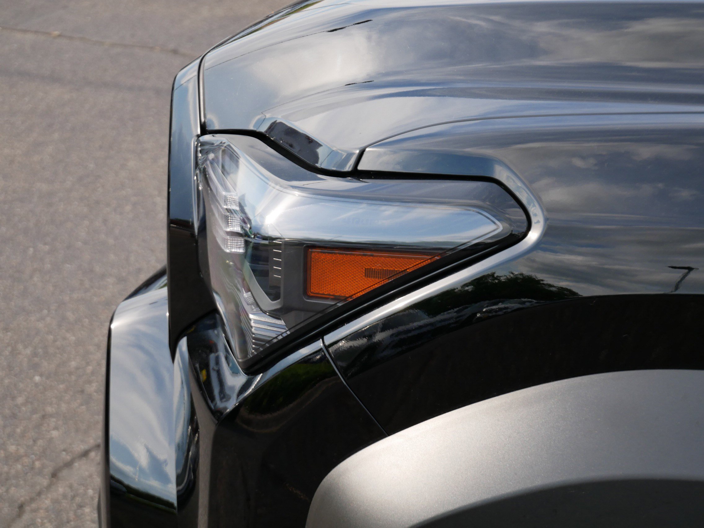 Used 2025 Toyota 4Runner SR5 AWD/4WD image 16