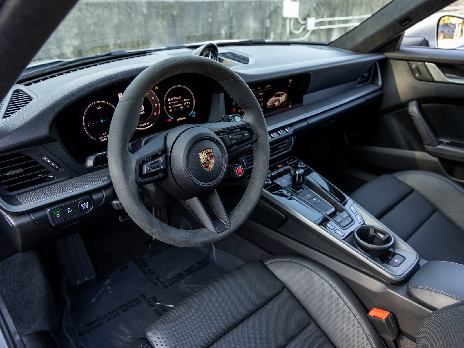 Certified 2025 Porsche 911 Carrera image 4