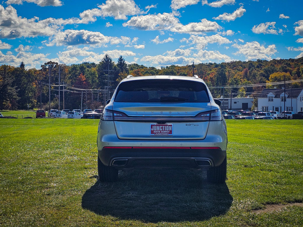 Used 2019 Lincoln Nautilus Select AWD/4WD image 4