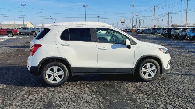 Certified 2021 Chevrolet Trax LS w/ Tint and Cruise Package image 9