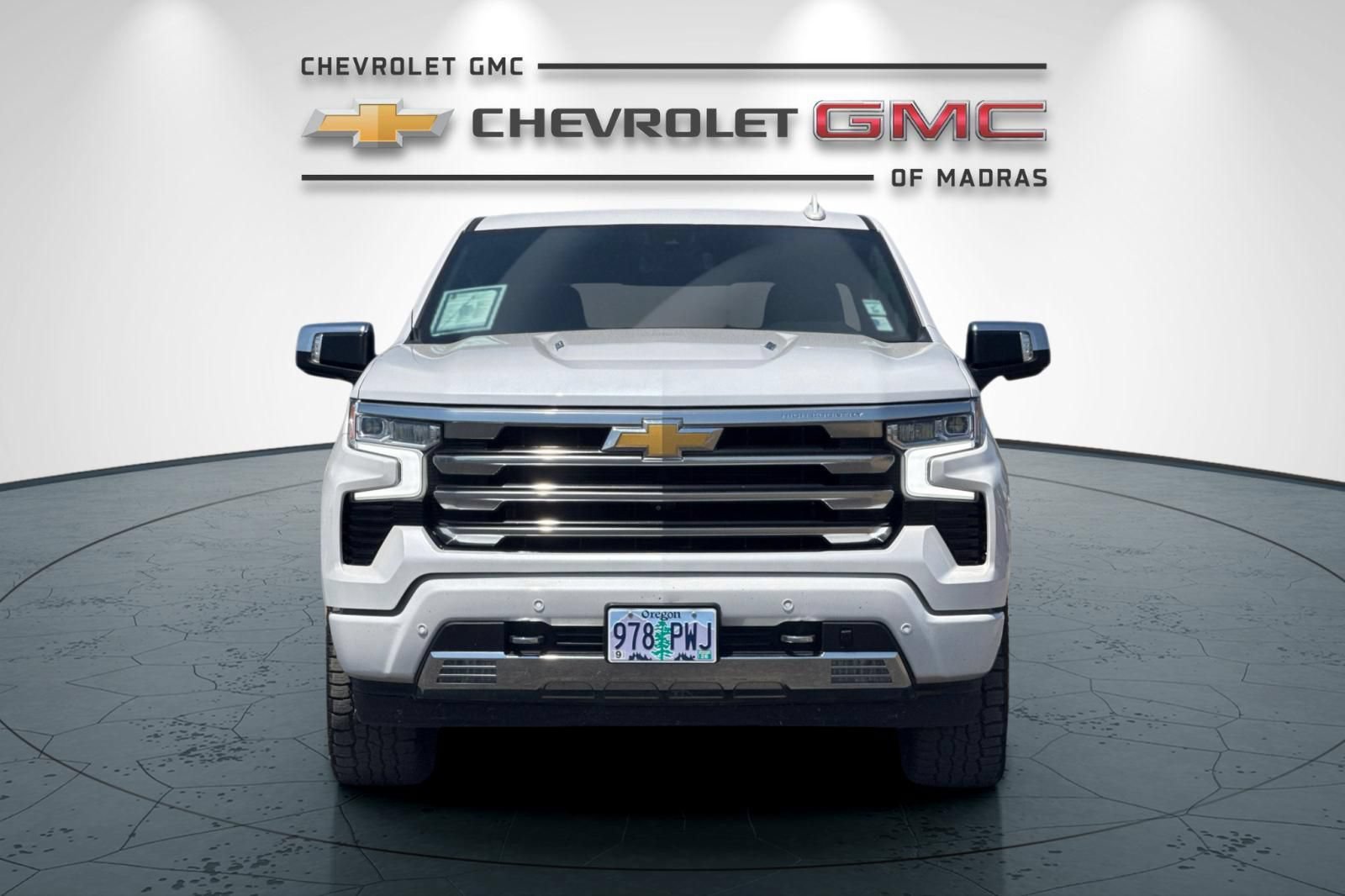 Used 2023 Chevrolet Silverado 1500 High Country AWD/4WD image 8
