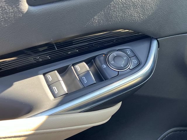 Certified 2024 Cadillac XT4 Luxury w/ Cold Weather Package AWD/4WD image 14