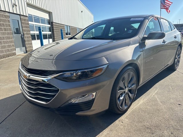 Used 2025 Chevrolet Malibu LT image 4