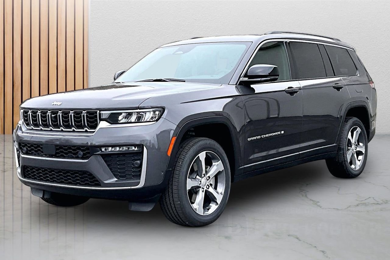 New 2026 Jeep Grand Cherokee L Limited w/ Luxury Tech Group II AWD/4WD image 4