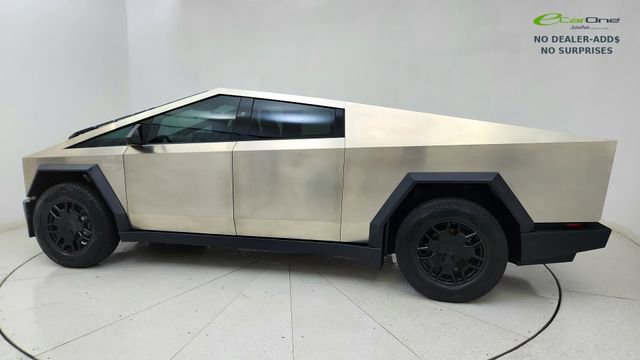 Used 2024 Tesla Cybertruck AWD Crew Cab image 4
