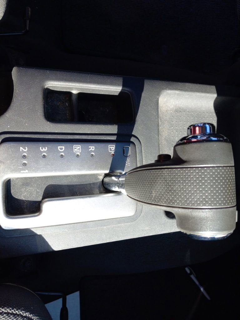 Used 2008 Nissan Frontier SE w/ Tow Hitch Pkg image 27