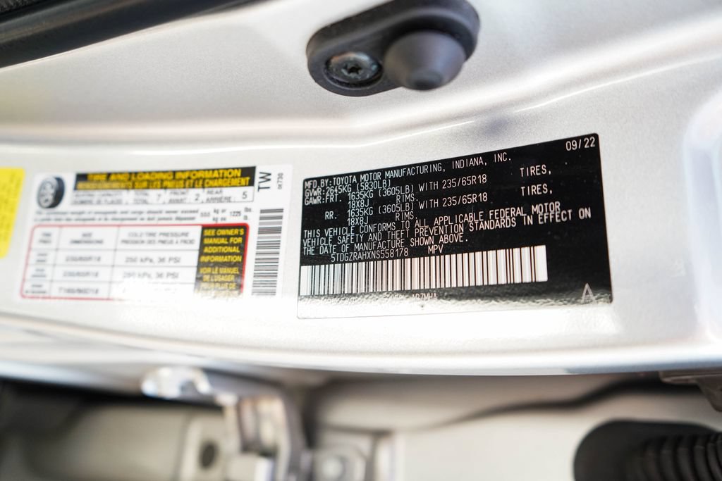 Used 2022 Toyota Highlander XLE FWD image 43
