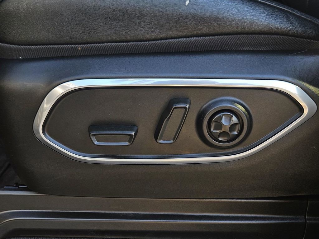 Used 2024 Jeep Wagoneer Series II w/ Flexible Seating Group image 25