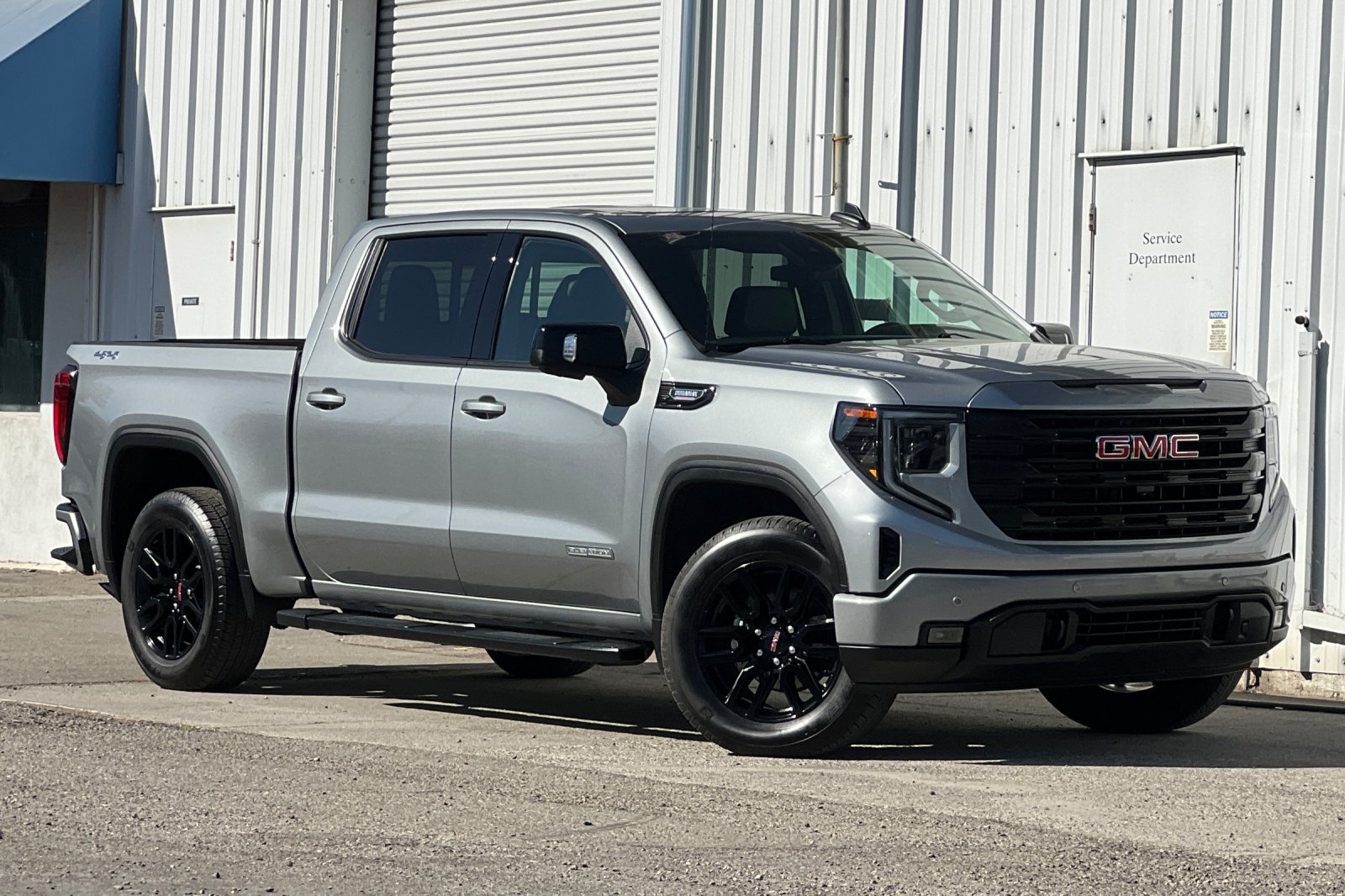 Used 2026 GMC Sierra 1500 Elevation w/ Elevation Premium Package AWD/4WD image 2