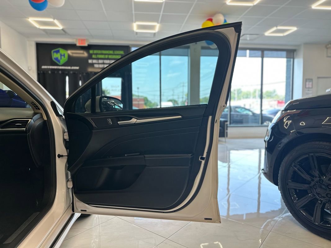 Used 2019 Ford Fusion Energi Titanium image 38