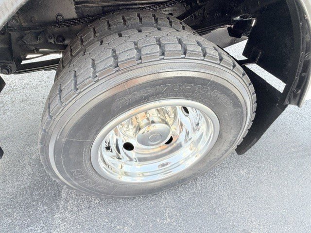 Used 1999 Ford F550 2WD Regular Cab Super Duty image 10
