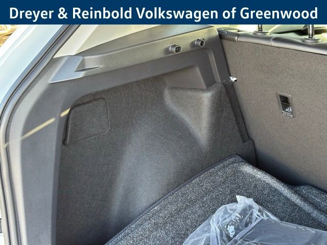 New 2026 Volkswagen Taos SE image 32