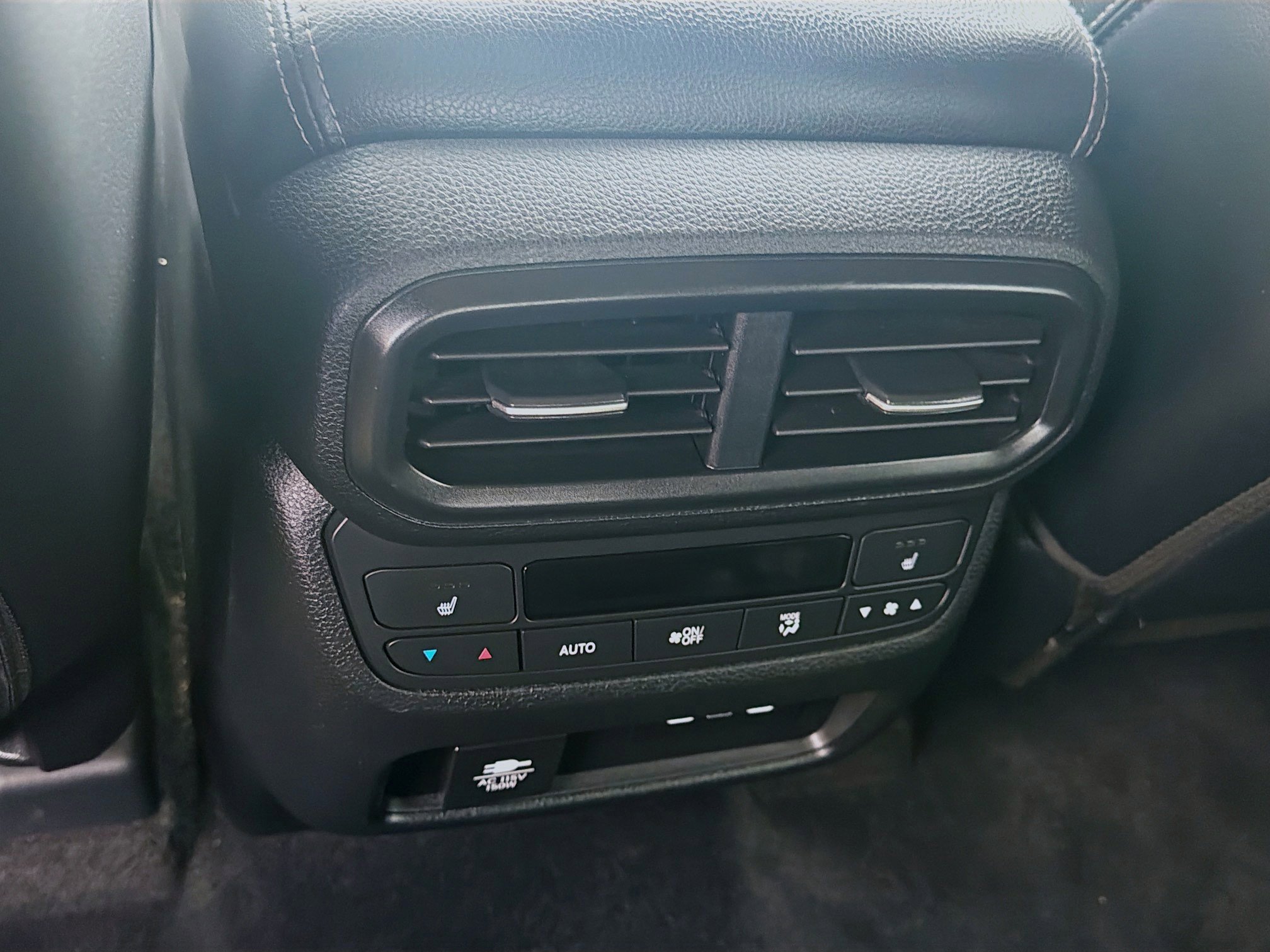 Used 2025 Honda Pilot Elite image 23