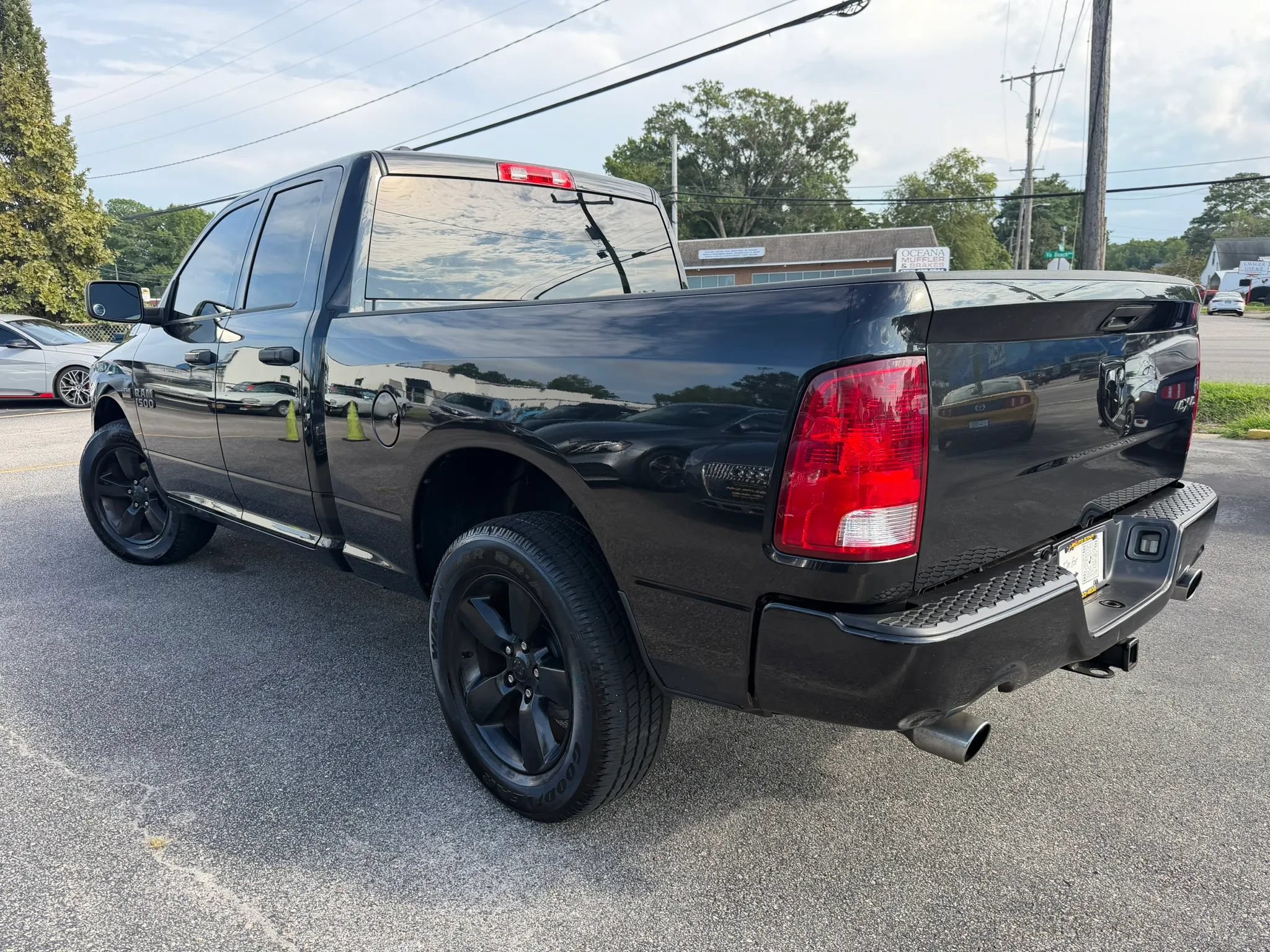 Used 2015 RAM 1500 Express w/ Black Ram 1500 Express Group AWD/4WD image 5