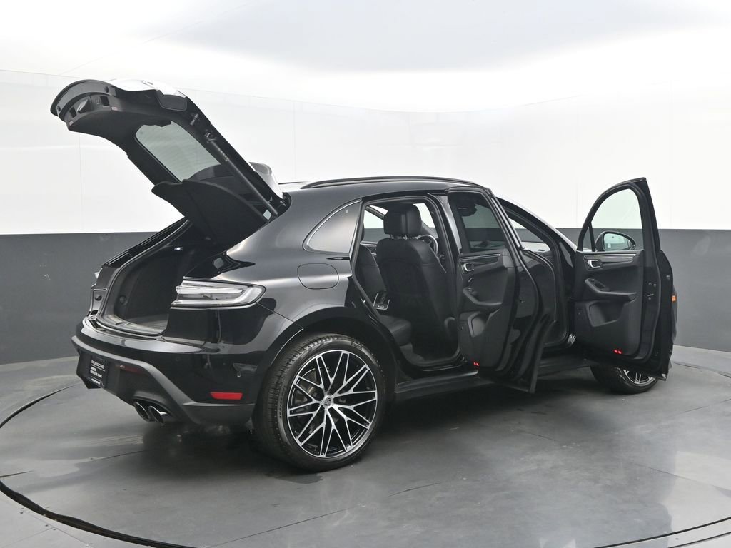 Certified 2024 Porsche Macan Turbo AWD/4WD image 40